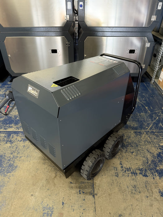 BOSS BOYS Pressure Washers - MHD15200 Mobile Hot Pressure Washer