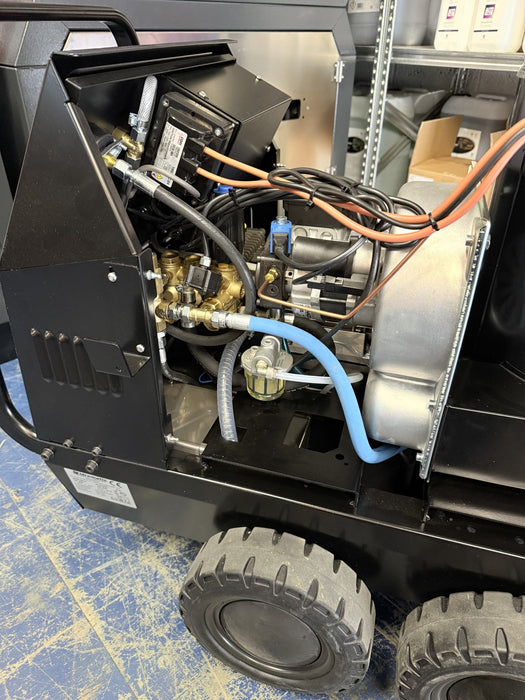 BOSS BOYS Pressure Washers - MHD15200 Mobile Hot Pressure Washer