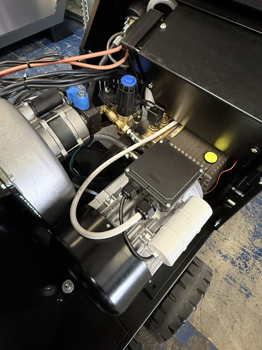 BOSS BOYS Pressure Washers - MHD15200 Mobile Hot Pressure Washer