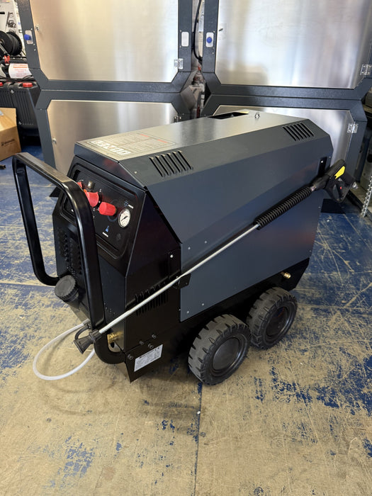 BOSS BOYS Pressure Washers - MHD15200 Mobile Hot Pressure Washer